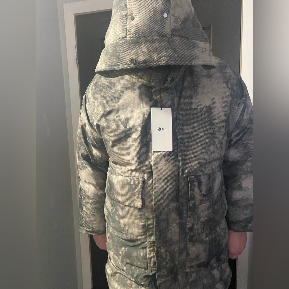 Mens LuluLemon LAB down/fill jacquard parka